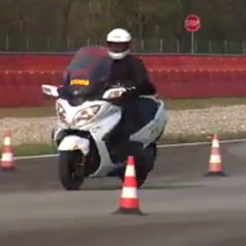 Vídeo | Apresentação dos novos pneus de scooter da Pirelli decorreu em Itália
