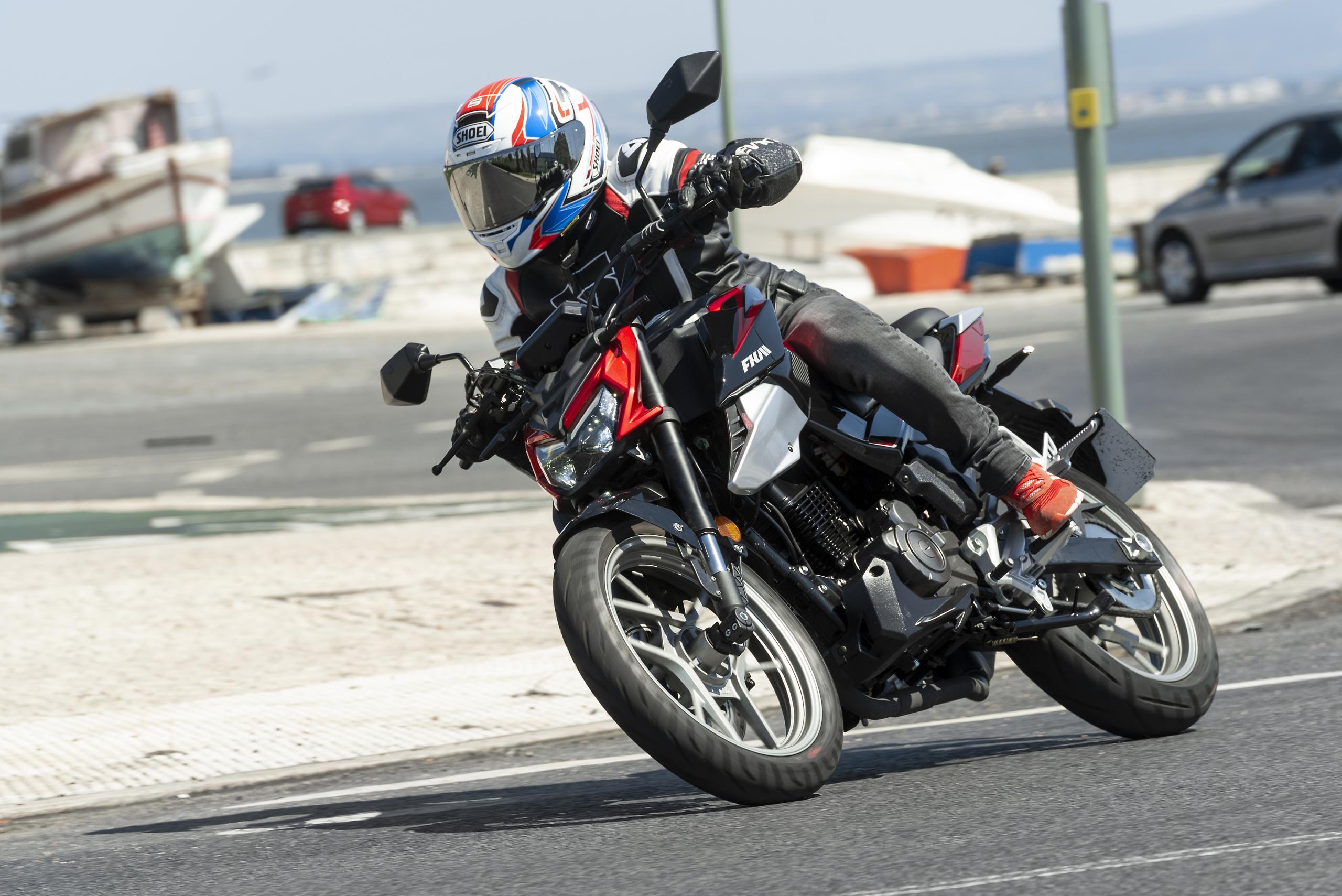 Contacto Fk Motors Streetfighter 125 O Nome Diz Tudo Revista Motos