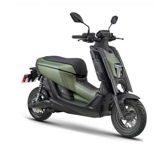 Yamaha EMF é uma scooter elétrica que pode trocar de bateria