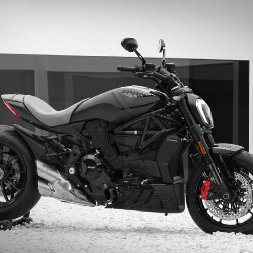 Ducati XDiavel tem série especial Nera